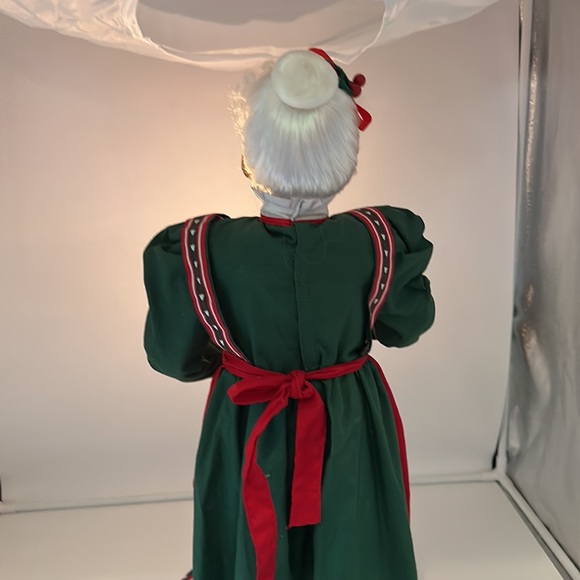 Holiday Creations Mrs. Claus Animated Lighted Christmas Holiday Decoration. - Picture 17 of 17
